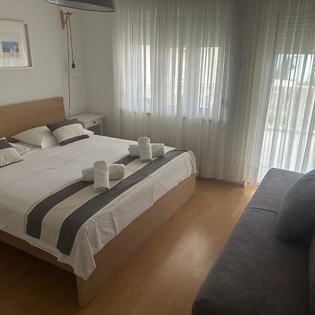 Apartmani Mira Водице Екстериор снимка