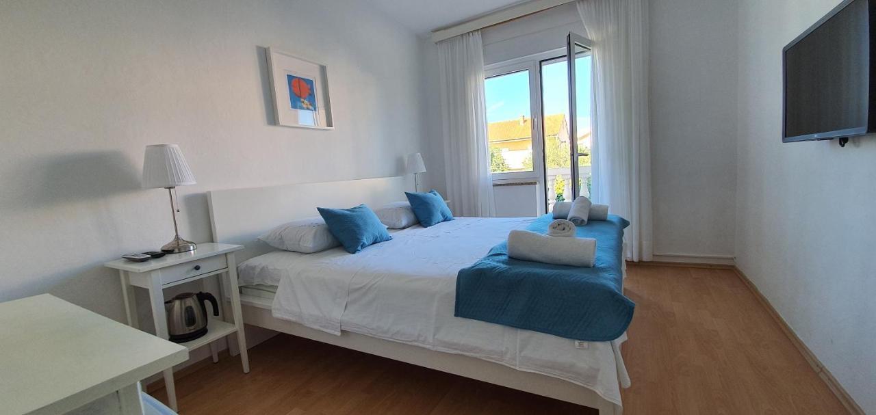Apartmani Mira Водице Екстериор снимка