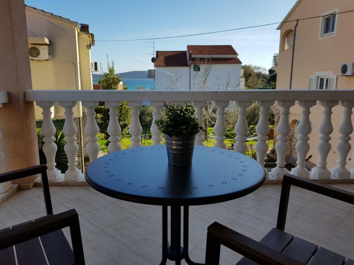Apartmani Mira Водице Екстериор снимка