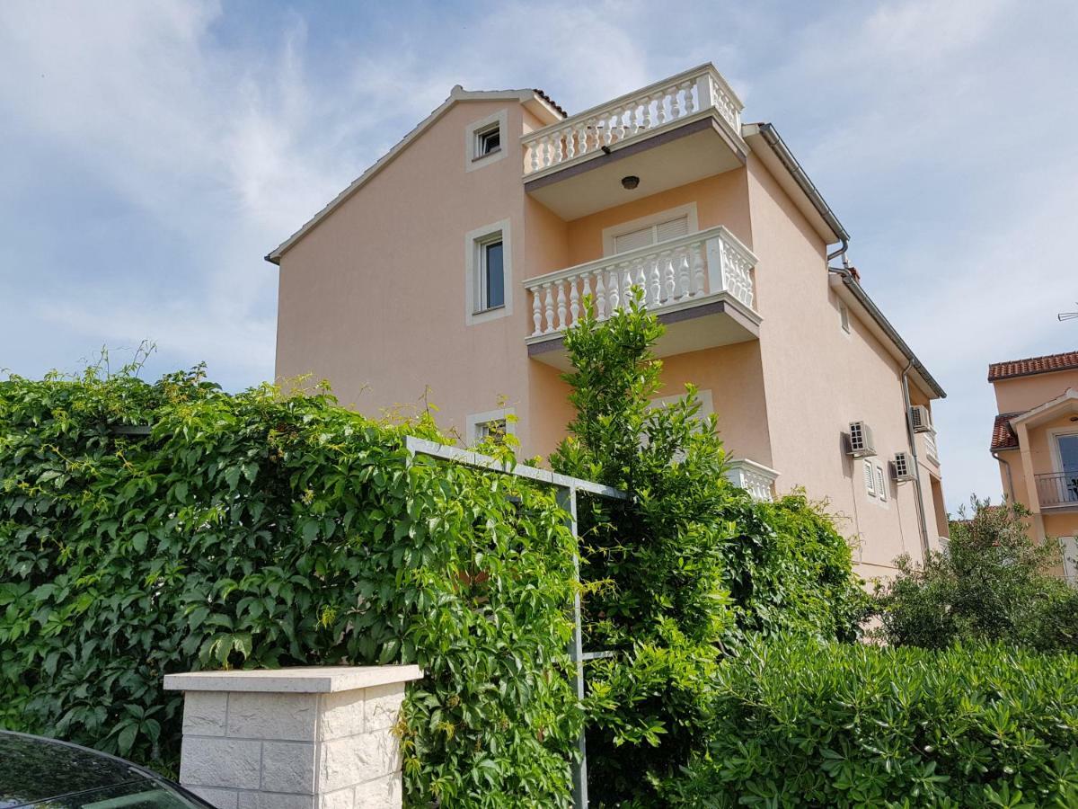 Apartmani Mira Водице Екстериор снимка